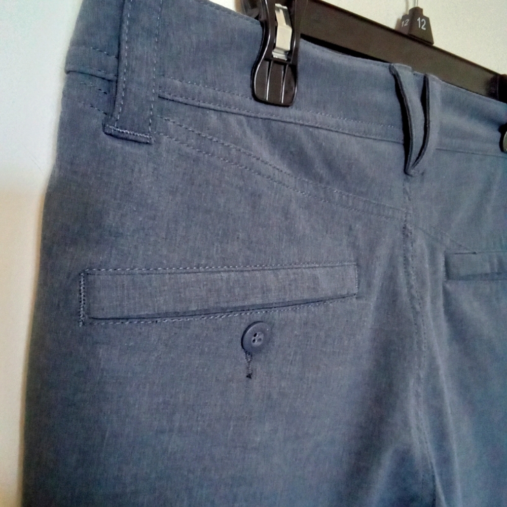 Volcom Shorts with Pockets - Picture 5 of 8
